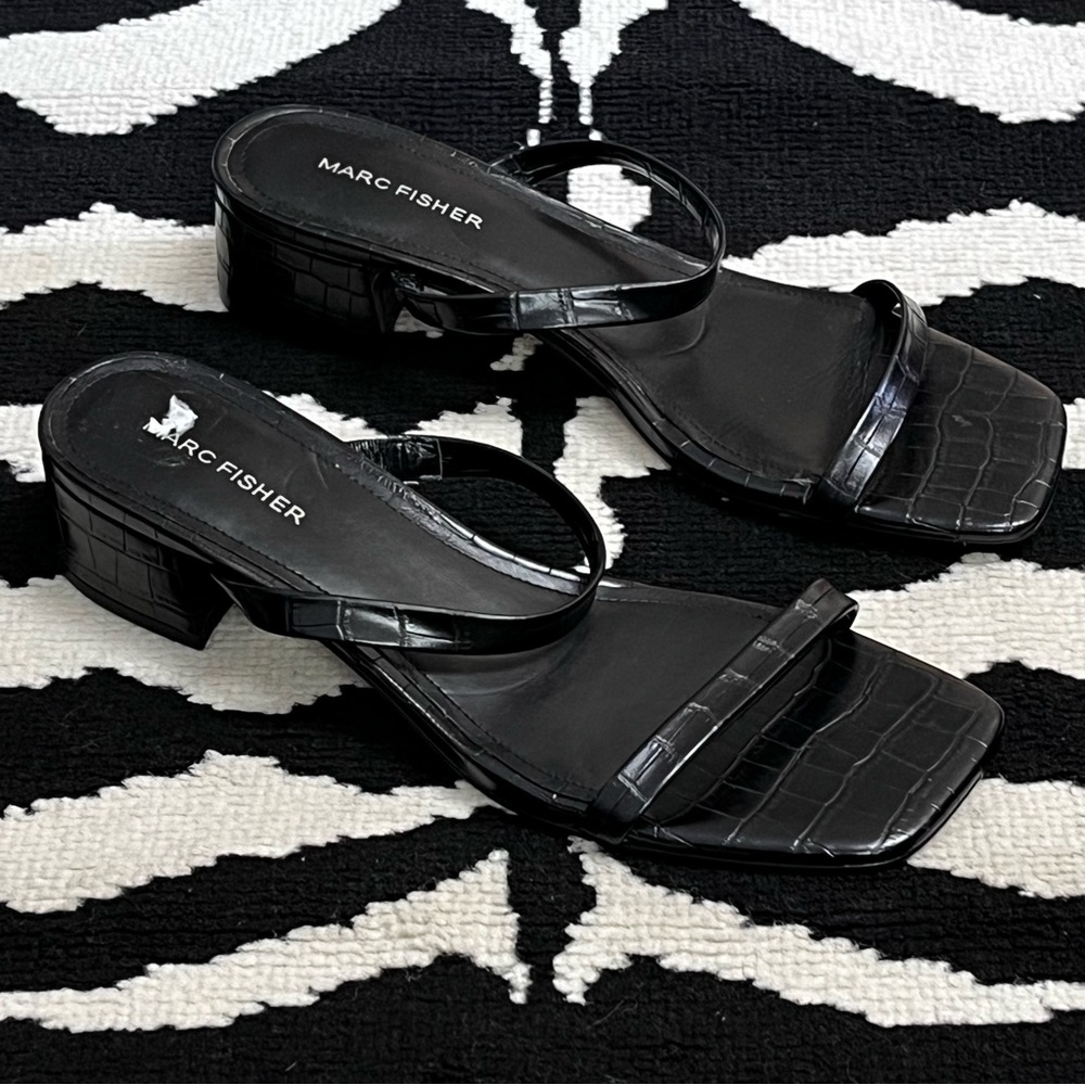Marc Fisher Black Caylon Croc Embossed Block Heel Strappy Slide Sandal Size 8.5 - Picture 3 of 9